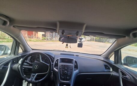 Opel Astra J, 2013 год, 780 000 рублей, 10 фотография