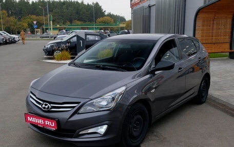 Hyundai Solaris II рестайлинг, 2015 год, 792 880 рублей, 4 фотография