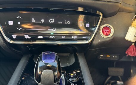 Honda Vezel, 2015 год, 1 400 000 рублей, 20 фотография