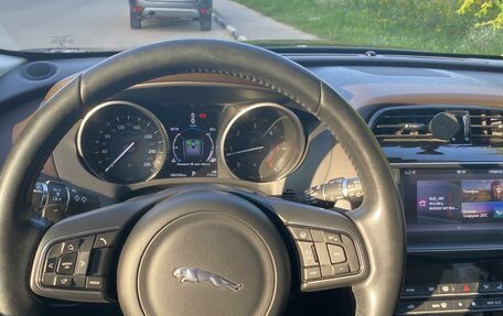 Jaguar F-Pace, 2017 год, 3 188 888 рублей, 14 фотография
