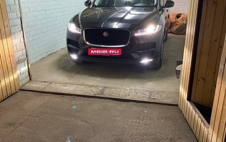 Jaguar F-Pace, 2017 год, 3 188 888 рублей, 19 фотография