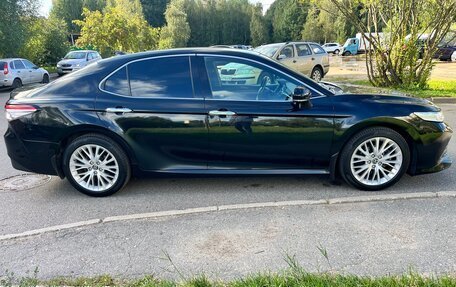 Toyota Camry, 2018 год, 2 490 000 рублей, 4 фотография