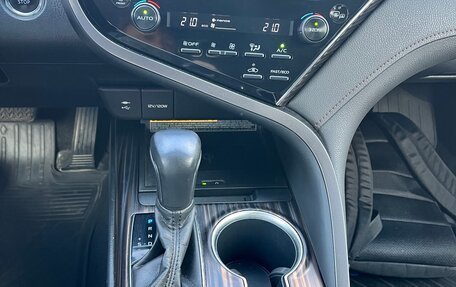 Toyota Camry, 2018 год, 2 490 000 рублей, 14 фотография