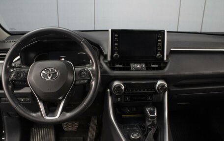 Toyota RAV4, 2020 год, 3 380 000 рублей, 12 фотография