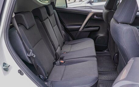 Toyota RAV4, 2017 год, 2 140 000 рублей, 6 фотография