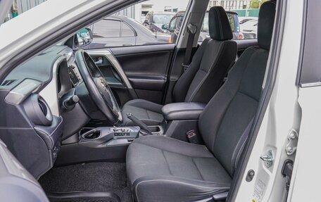 Toyota RAV4, 2017 год, 2 140 000 рублей, 9 фотография