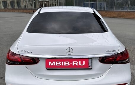Mercedes-Benz E-Класс, 2021 год, 3 950 000 рублей, 10 фотография