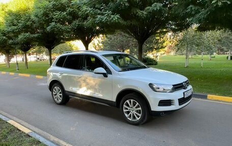 Volkswagen Touareg III, 2012 год, 2 000 000 рублей, 2 фотография