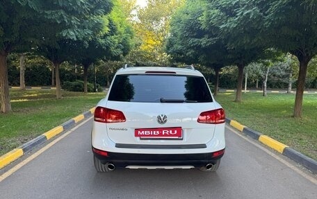 Volkswagen Touareg III, 2012 год, 2 000 000 рублей, 4 фотография
