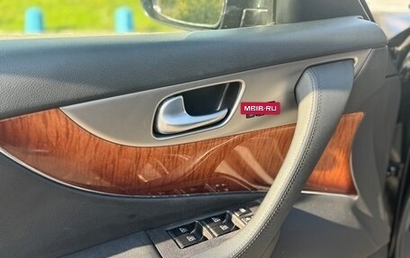 Infiniti QX70, 2016 год, 2 500 000 рублей, 12 фотография