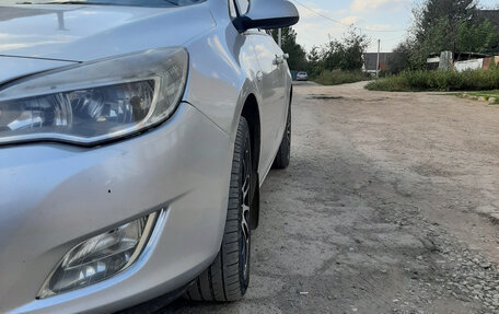Opel Astra J, 2011 год, 620 000 рублей, 4 фотография