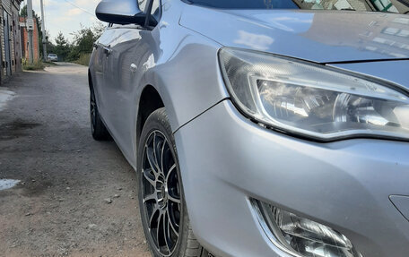 Opel Astra J, 2011 год, 620 000 рублей, 3 фотография