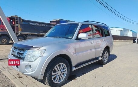 Mitsubishi Pajero IV, 2011 год, 1 770 000 рублей, 2 фотография