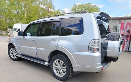 Mitsubishi Pajero IV, 2011 год, 1 770 000 рублей, 3 фотография