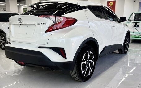 Toyota C-HR I рестайлинг, 2021 год, 1 829 000 рублей, 12 фотография