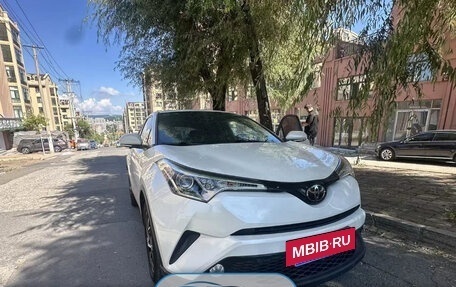 Toyota C-HR I рестайлинг, 2021 год, 1 829 000 рублей, 4 фотография