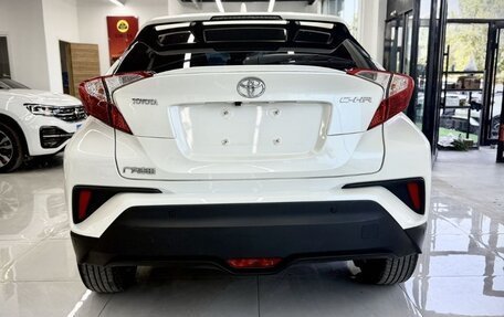 Toyota C-HR I рестайлинг, 2021 год, 1 829 000 рублей, 14 фотография