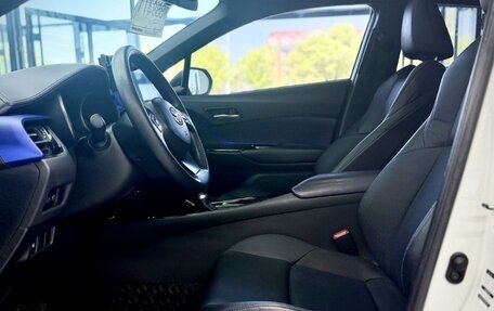 Toyota C-HR I рестайлинг, 2021 год, 1 829 000 рублей, 19 фотография