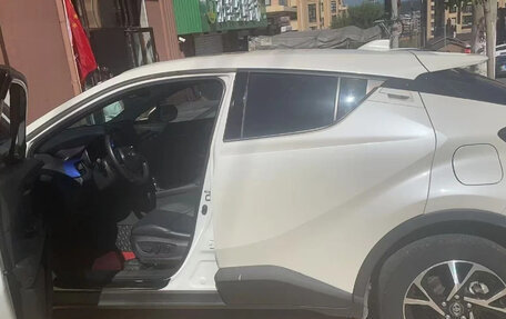 Toyota C-HR I рестайлинг, 2021 год, 1 829 000 рублей, 30 фотография