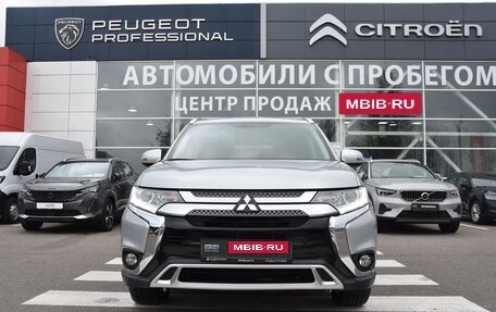 Mitsubishi Outlander III рестайлинг 3, 2021 год, 2 550 000 рублей, 2 фотография