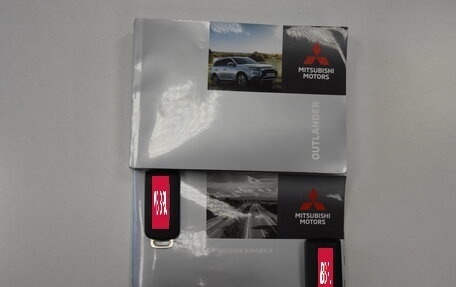 Mitsubishi Outlander III рестайлинг 3, 2021 год, 2 550 000 рублей, 26 фотография