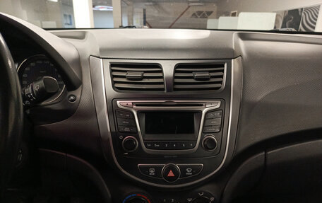 Hyundai Solaris II рестайлинг, 2014 год, 721 000 рублей, 15 фотография