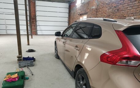 Volvo V40 II рестайлинг, 2014 год, 1 900 000 рублей, 7 фотография