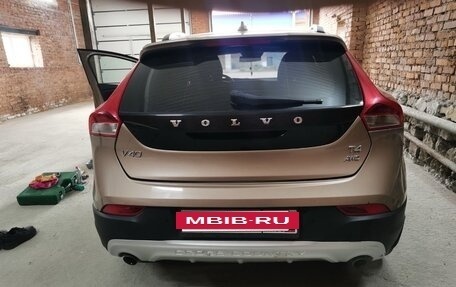 Volvo V40 II рестайлинг, 2014 год, 1 900 000 рублей, 2 фотография