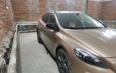 Volvo V40 II рестайлинг, 2014 год, 1 900 000 рублей, 3 фотография