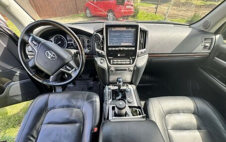 Toyota Land Cruiser 200, 2018 год, 6 150 000 рублей, 4 фотография