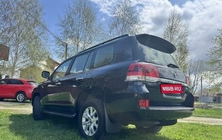 Toyota Land Cruiser 200, 2018 год, 6 150 000 рублей, 3 фотография