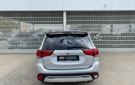 Mitsubishi Outlander III рестайлинг 3, 2021 год, 2 997 000 рублей, 6 фотография