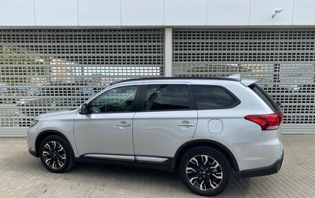 Mitsubishi Outlander III рестайлинг 3, 2021 год, 2 997 000 рублей, 7 фотография