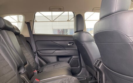 Mitsubishi Outlander III рестайлинг 3, 2021 год, 2 997 000 рублей, 22 фотография