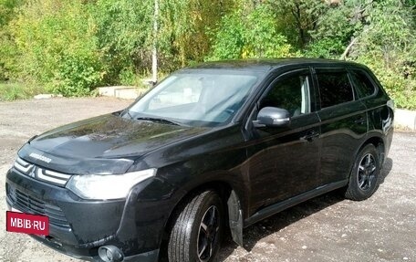 Mitsubishi Outlander III рестайлинг 3, 2012 год, 1 050 000 рублей, 2 фотография