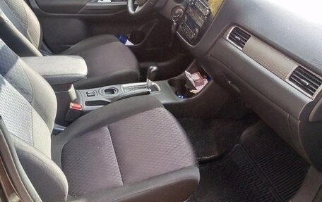Mitsubishi Outlander III рестайлинг 3, 2012 год, 1 050 000 рублей, 11 фотография