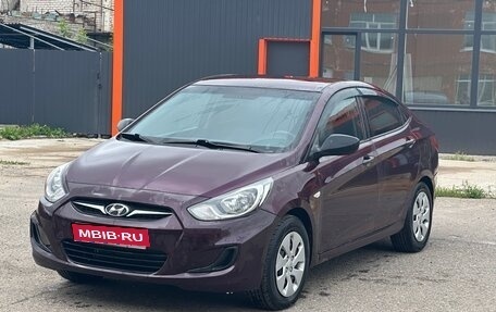 Hyundai Solaris II рестайлинг, 2011 год, 555 000 рублей, 1 фотография