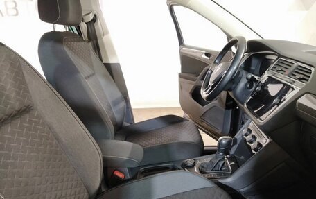 Volkswagen Tiguan II, 2018 год, 2 890 000 рублей, 19 фотография