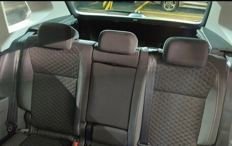 Volkswagen Tiguan II, 2018 год, 2 890 000 рублей, 15 фотография