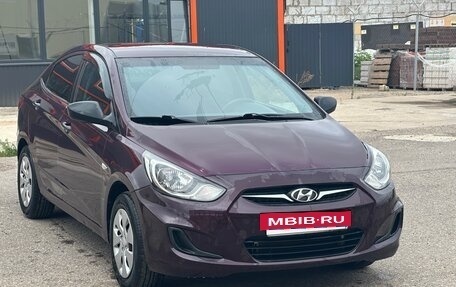 Hyundai Solaris II рестайлинг, 2011 год, 555 000 рублей, 2 фотография