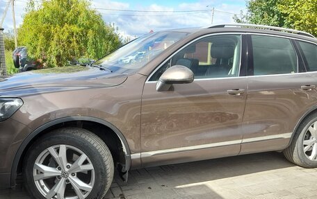 Volkswagen Touareg III, 2011 год, 1 550 000 рублей, 3 фотография