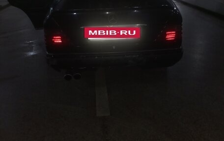 Mercedes-Benz E-Класс, 1993 год, 260 000 рублей, 9 фотография