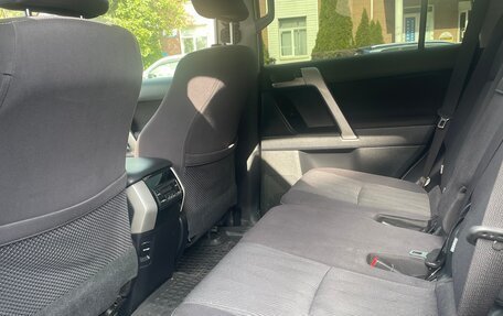 Toyota Land Cruiser Prado 150 рестайлинг 2, 2018 год, 4 480 000 рублей, 11 фотография