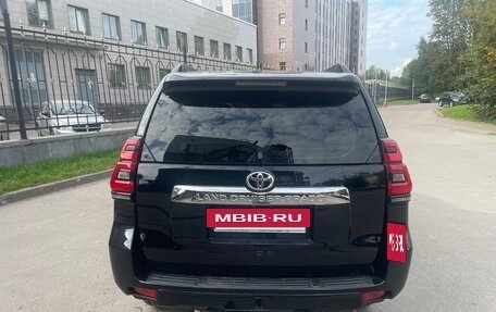 Toyota Land Cruiser Prado 150 рестайлинг 2, 2018 год, 4 480 000 рублей, 6 фотография