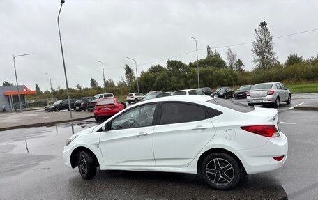Hyundai Solaris II рестайлинг, 2012 год, 8 фотография