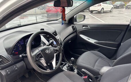Hyundai Solaris II рестайлинг, 2012 год, 9 фотография