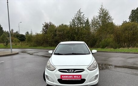 Hyundai Solaris II рестайлинг, 2012 год, 2 фотография
