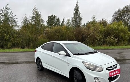 Hyundai Solaris II рестайлинг, 2012 год, 3 фотография