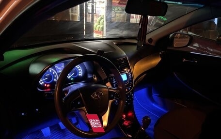Hyundai Solaris II рестайлинг, 2012 год, 13 фотография