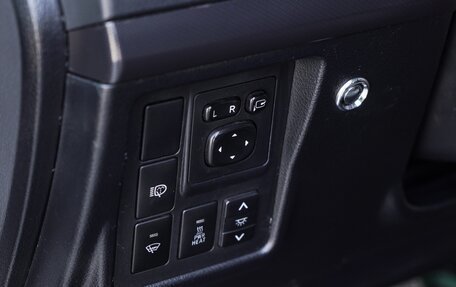 Toyota Land Cruiser Prado 150 рестайлинг 2, 2010 год, 3 000 000 рублей, 17 фотография